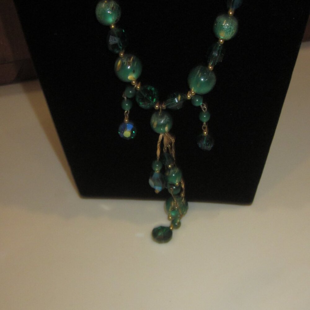 Vintage Green AB Crystal Necklace - Picture 2 of 3